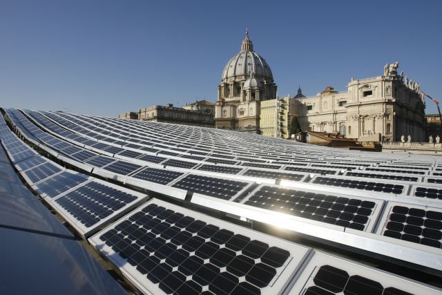 APTOPIX VATICAN GOING SOLAR