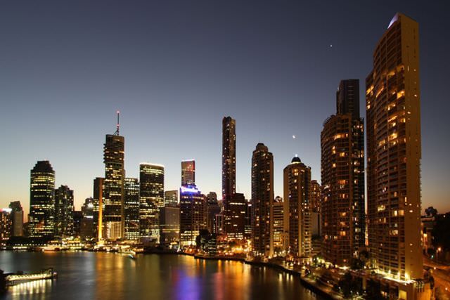 Brisbane-by-the-river-in-Australia1