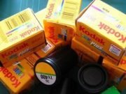 Kodak renunţă la producţia de camere foto şi video pentru a ieşi din faliment