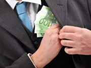 Avocat reţinut pentru trafic de influenţă, după ce a luat 70.000 euro de la un traficant de droguri