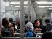 Bulgaria, acuzată că le oferă prea uşor cetăţenie sârbilor