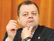 Senatorul Mircea Banias şi alte 38 de persoane au fost trimiși în judecată