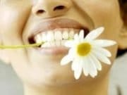 Cele 5 metode de albire naturala a dintilor care te vor face sa uiti de medicul dentist