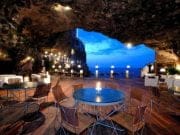 CINA romantica in PESTERA