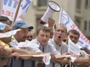 Nou PROTEST la Oltchim! Noua angajati au intrat in GREVA FOAMEI!