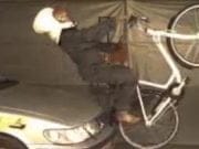 INVENTIE: Airbag-ul pentru biciclisti! Vezi VIDEO