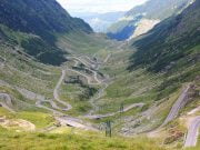 Se inchid cele mai SPECTACULOASE drumuri din Europa! Ce peisaje poti vedea iarna pe TRANSFAGARASAN si TRANSALPINA! Vezi VIDEO