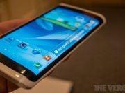 Primul telefon al companiei Samsung cu ecran flexibil! VIDEO + FOTO