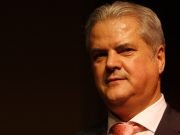Adrian Nastase a fost ELIBERAT! Fostul premier a fost dus la un spital pentru un control medical! VIDEO
