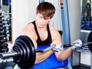 Invata sa mananci corect cand faci sport: TOPUL celor mai frecvente GRESELI de nutritie!