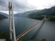 Cum arata cel mai lung pod suspendat intre doua tuneluri din lume, aflat in Norvegia! GALERIE FOTO