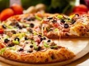Vrei o PIZZA perfecta? Un matematician a descoperit FORMULA matematica pentru un maximum de savoare!