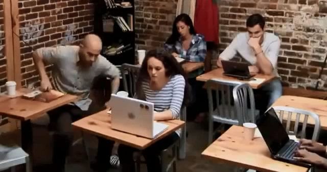 cafeneaua paranormala