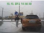 Te enerveaza CALVARUL din TRAFIC? Acest VIDEO este remediul perfect pentru tine!