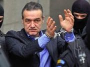 Lista celor mai celebri romani trimisi dupa gratii in 2013!
