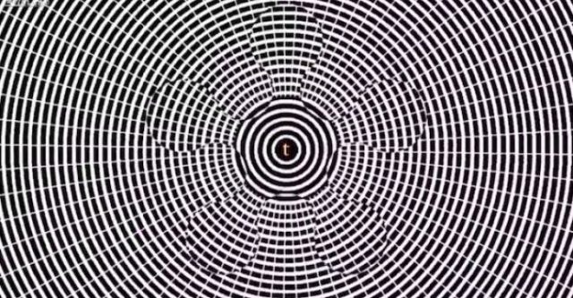 ILUZIE OPTICA EXTRAORDINARA! ATENTIE, PROVOACA HALUCINATII! VIDEO