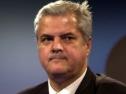 Un corupt mai putin! Adrian Nastase s-a gandit sa renunte la CETATENIA ROMANA!