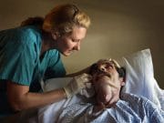 Descoperirea tinuta in SECRET ani de zile! Care era de fapt SOLUTIA simpla IMPOTRIVA CANCERULUI!