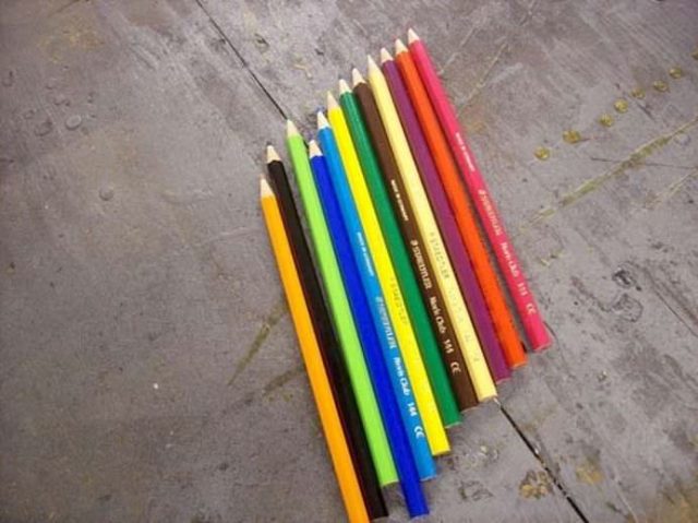 Este INCREDIBIL ce a creat doar din cateva CREIOANE COLORATE! FOTO + VIDEO12