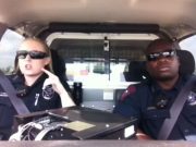 Ai nostri CORUPTI, ai lor TALENTATI! Ce fac politistii cand patruleaza! VIDEO VIRAL
