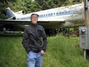 Un inginer traieste intr-un Boeing 727 reconditionat in mijlocul padurii! Vezi cum isi duce traiul! FOTO + VIDEO