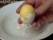 Stiai ca poti sa faci omleta fara sa spargi ouale? VIDEO