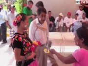 Un primar dintr-o localitate mexicana s-a casatorit cu un crocodil! VIDEO