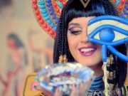 Videoclipul acesta a intrecut orice limita de bun simt in privinta simbolurilor MASONICE! Este 95% ILLUMINATI si 5% muzica!