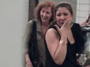 N-ai mai vazut ceva asa de SCARBOS! Toata SCENA a avut loc la METROU! Cum au reactionat calatorii! VIDEO
