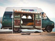 Cum iti poti transforma Dodge Van-ul din ’77 intr-o casuta perfecta! FOTO