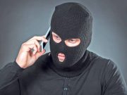 Vrei sa stii daca TELEFONUL iti este ASCULTAT? Semnele care iti arata ADEVARUL!