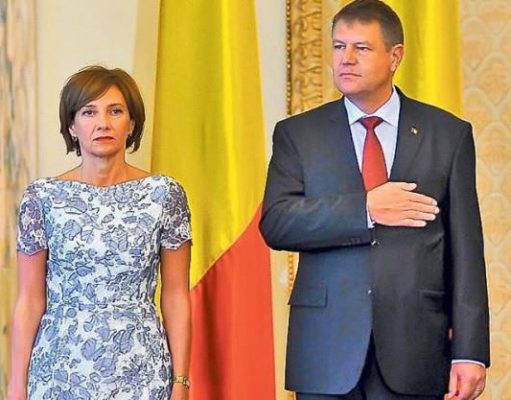 De unde a cumparat-o si cat valoreaza controversata rochie a Primei Doamne a Romaniei!