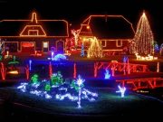 O casa din Croatia a devenit atractie turistica dupa ce a fost decorata cu 1.500.000 de luminite! VIDEO