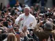 Vestea care va schimba total Biserica Catolica! Papa va ridica interdictia veche de secole!