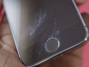 Ingredientul banal cu care poti elimina zgarieturile de pe ecranul telefonului!
