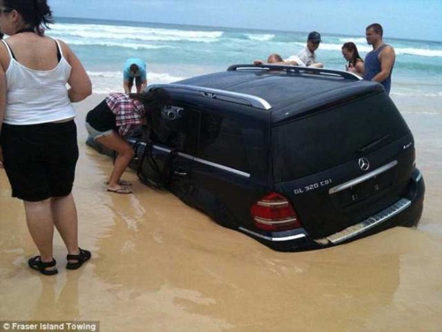 mercedes pe plaja