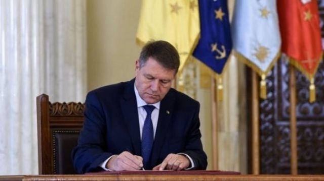 klaus-iohannis-semnatura_28236800_opt