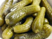 Studiu: Ce se intampla cand mananci castraveti murati zilnic?