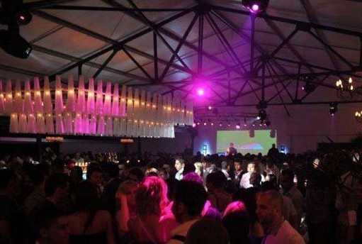 VIDEO-Bataie generala intr-un club de lux din Iași. Cum a pornit totul