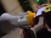 VIDEO. Doi tineri s-au „distrat” azi noapte in Sighet: „Vine razboiul, fugiti!”